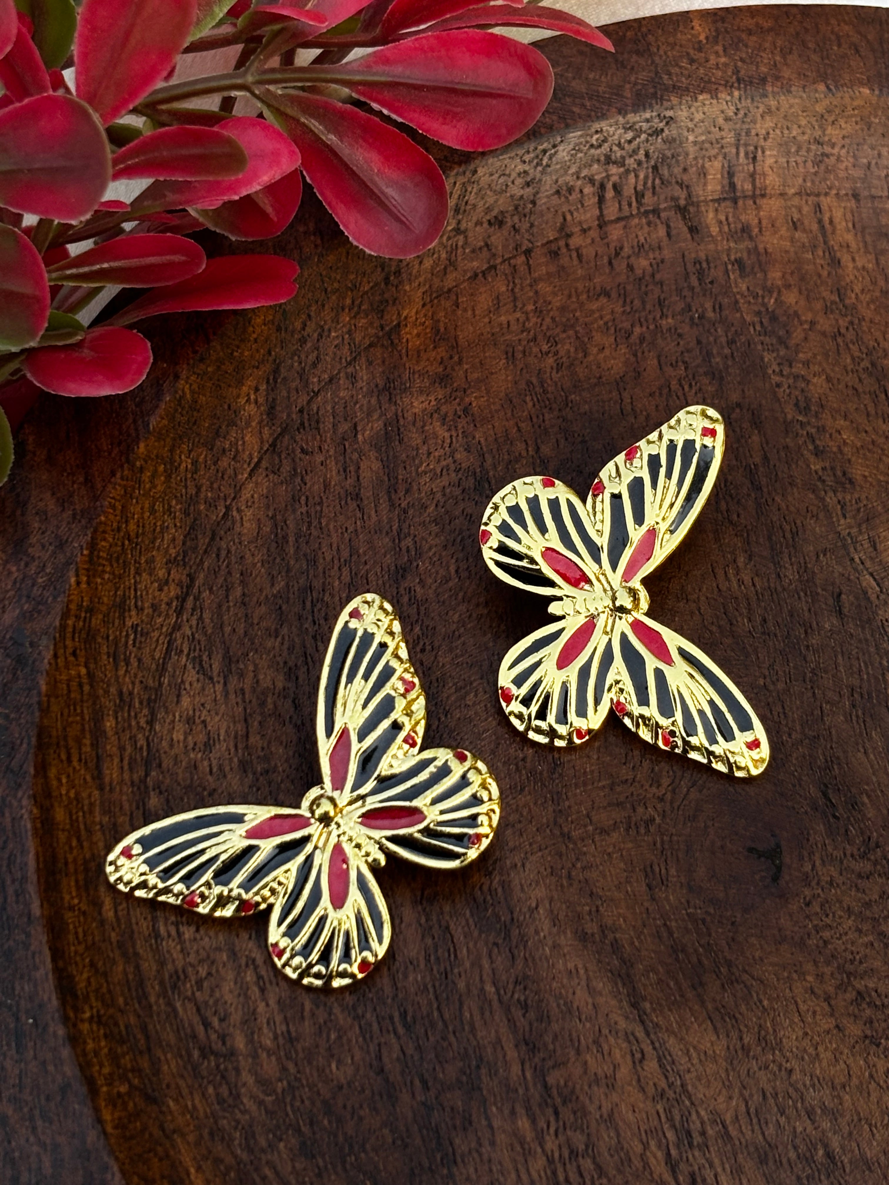 TITALI EARRING