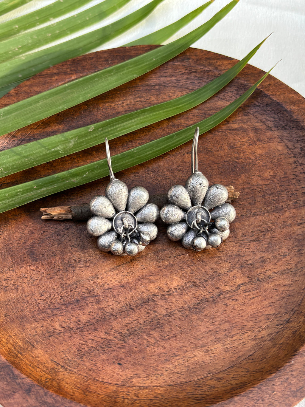 FLOWER OXIDISED EARRING