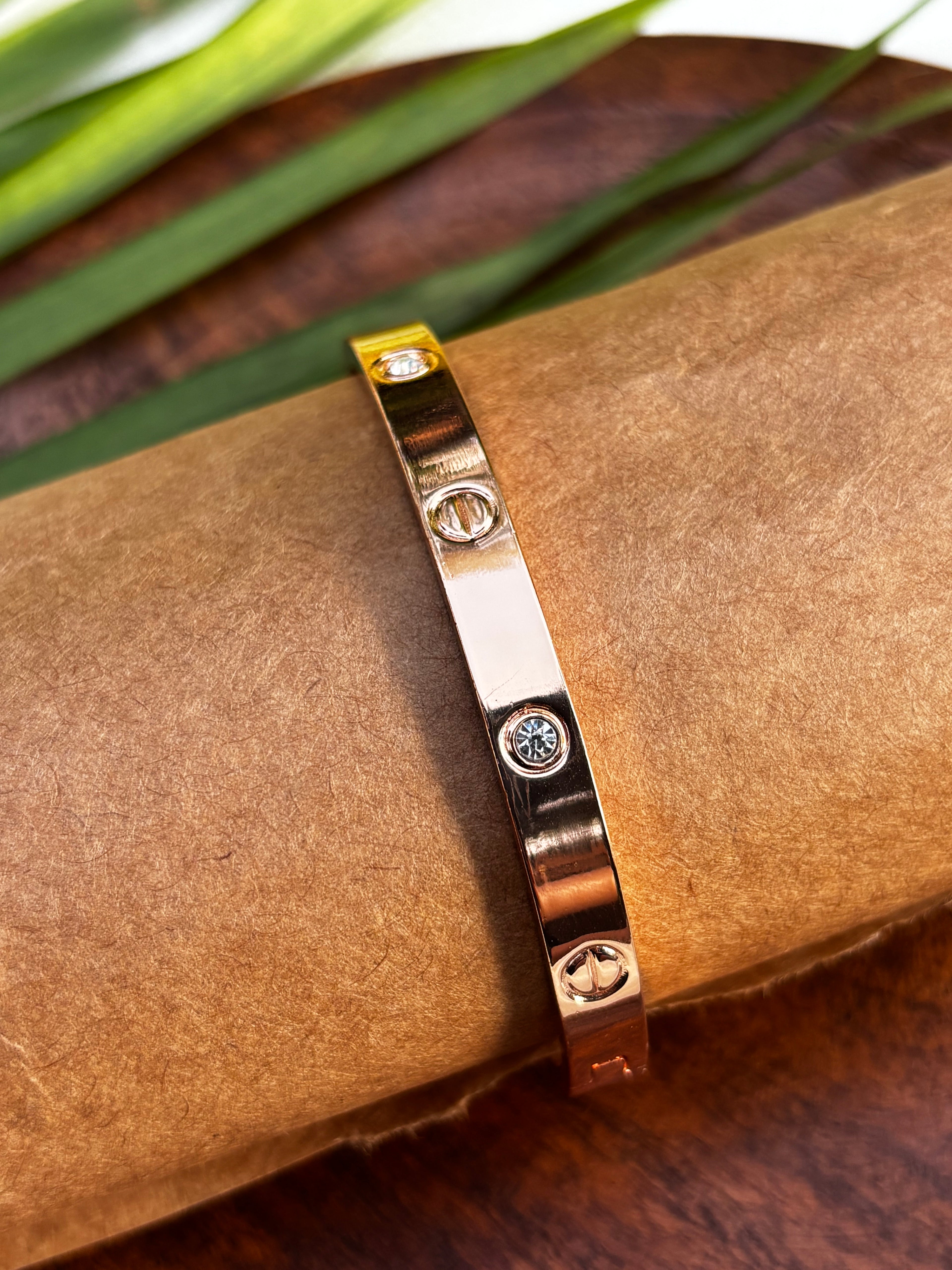ANTITARNISH KADA WITH AD DETAILING