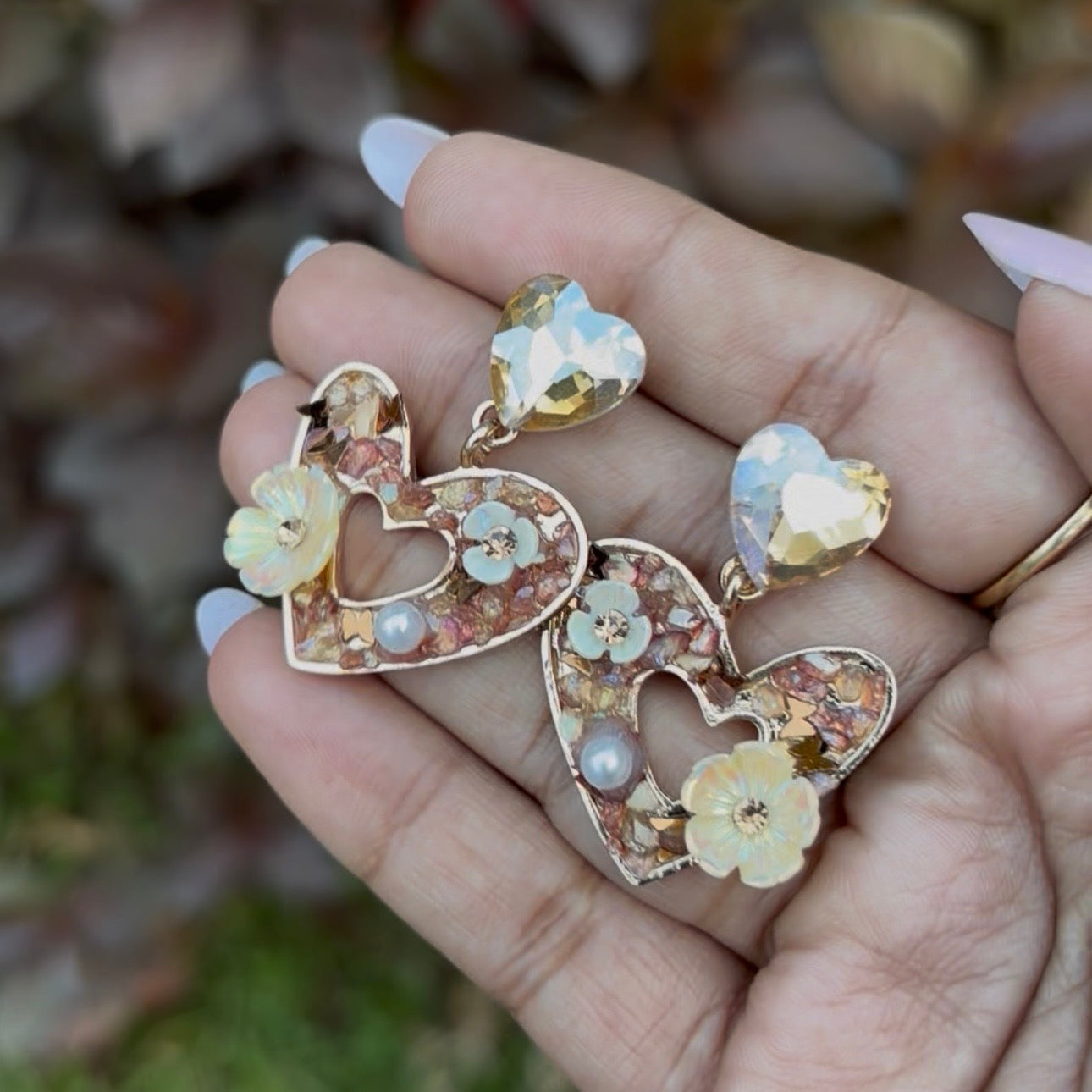 KOREAN EARRING (HEART SHAPE)