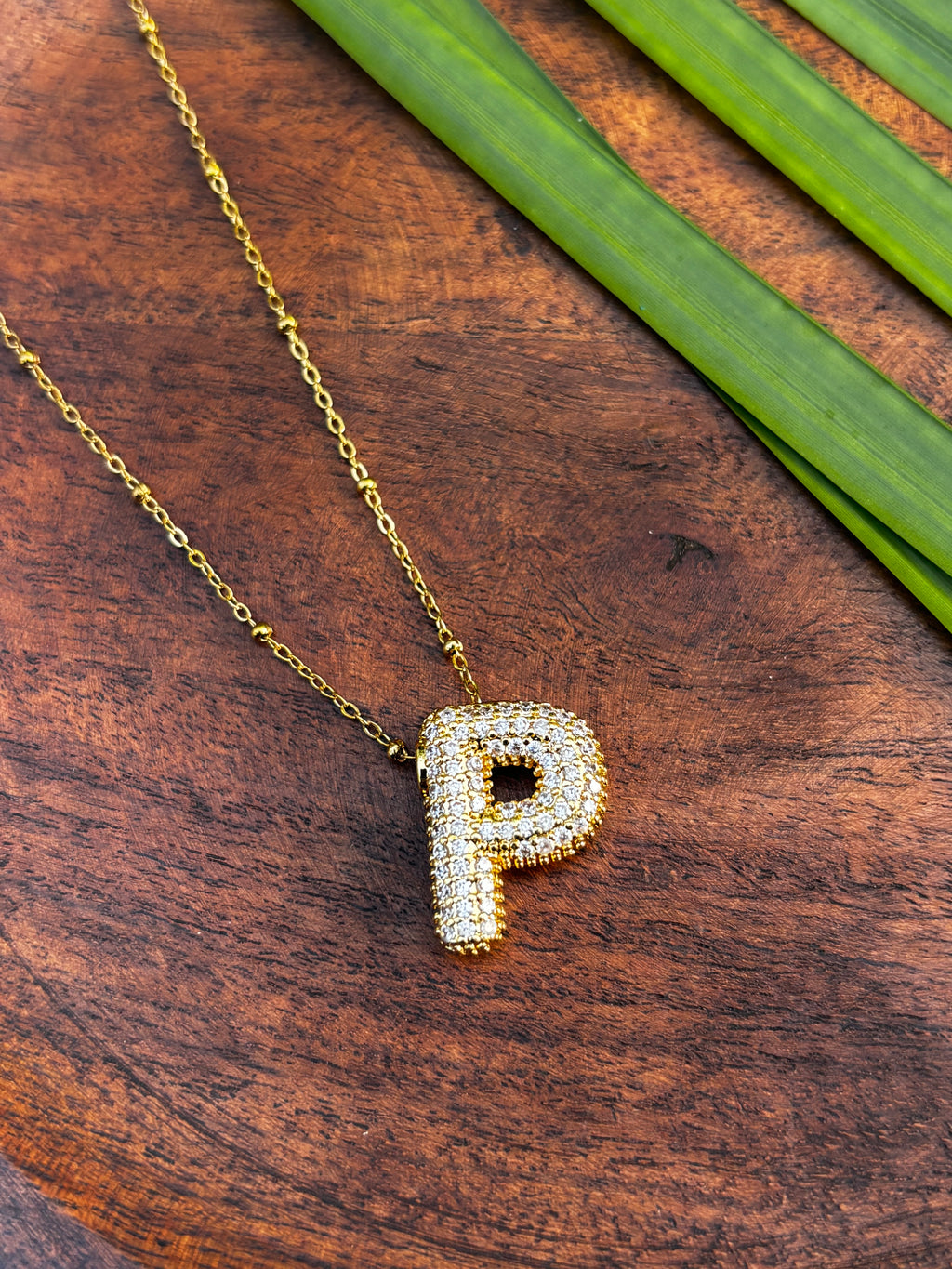 SINGLE ALPHABET DIAMOND PENDANT CHAIN NECKLACE
