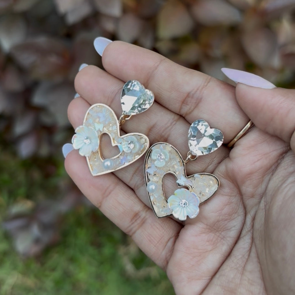 KOREAN EARRING (HEART SHAPE)