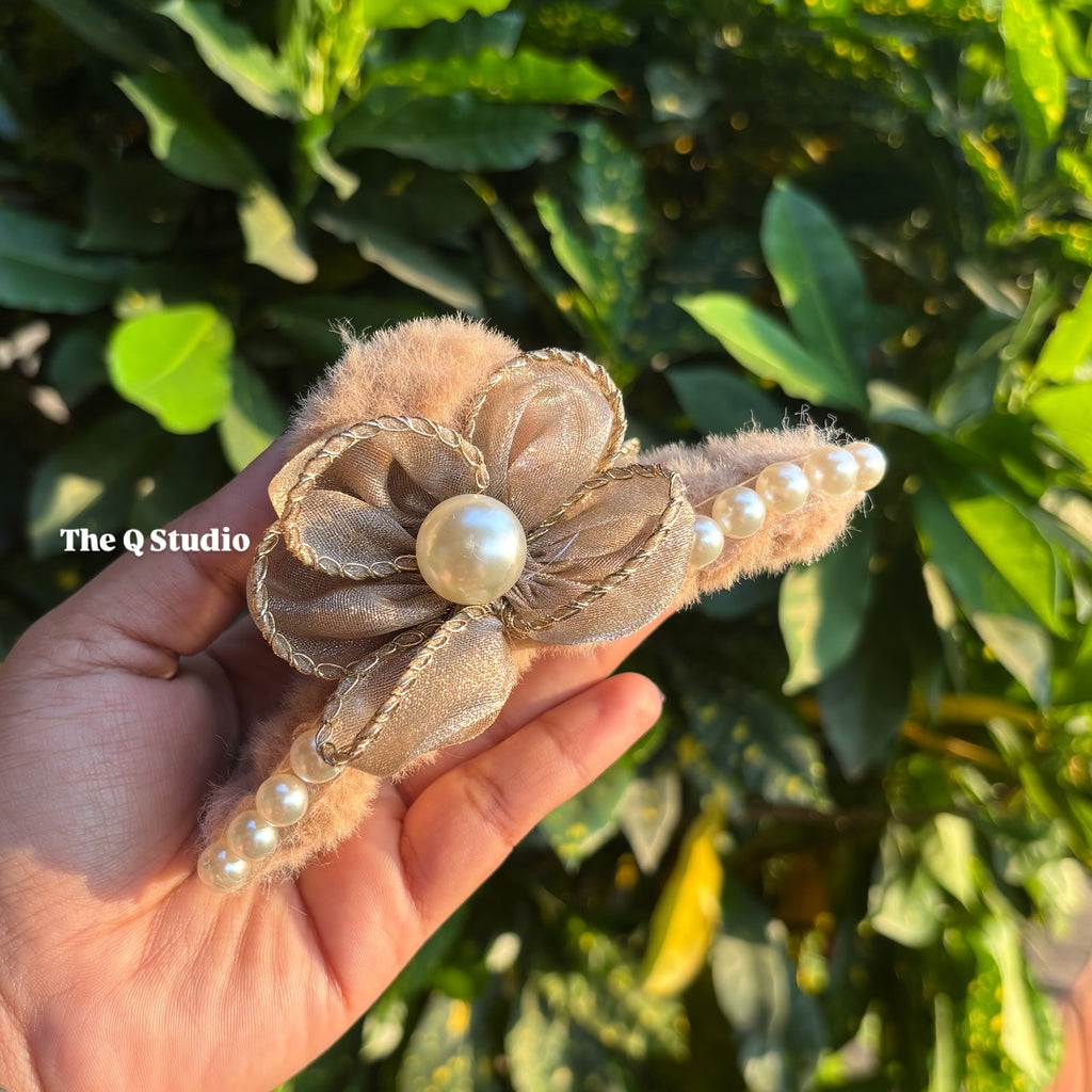 VELVET PEARL FLOWER HAIR CLAW CLIP