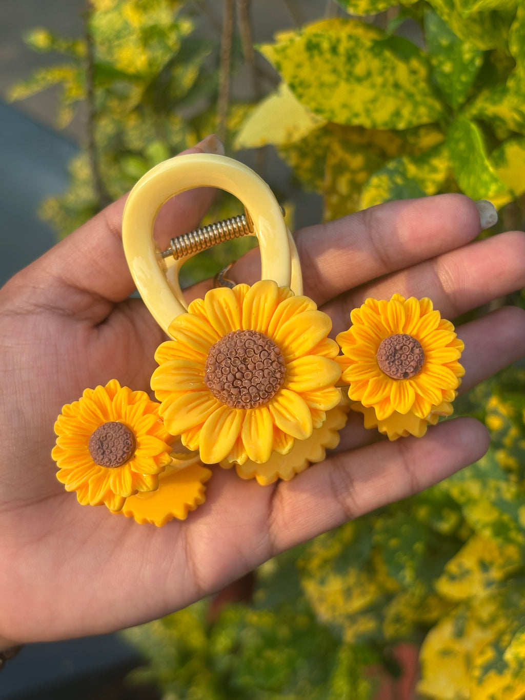SUNFLOWER HAIR CLAW CLIP