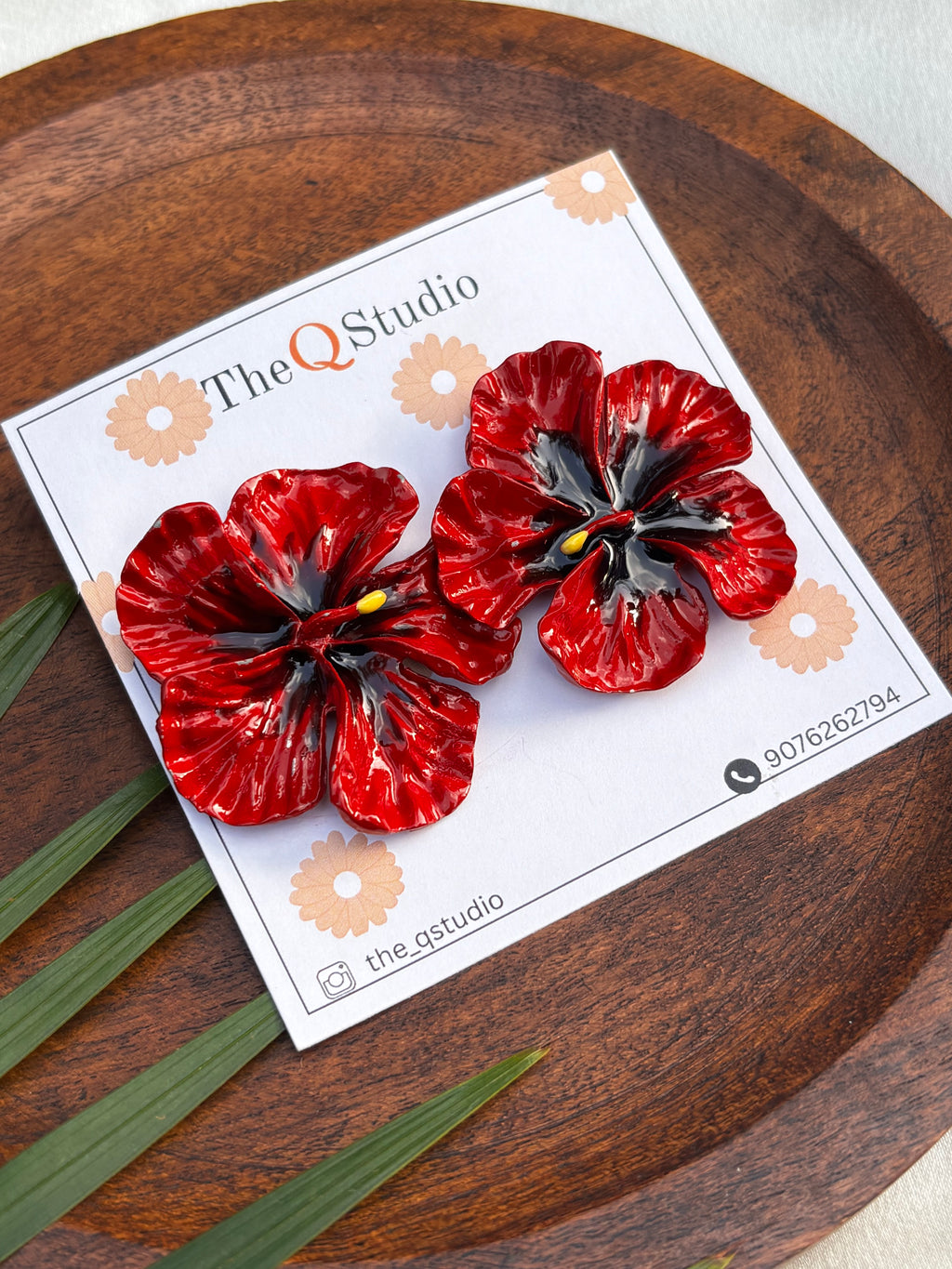 HIBISCUS PETAL DROPS