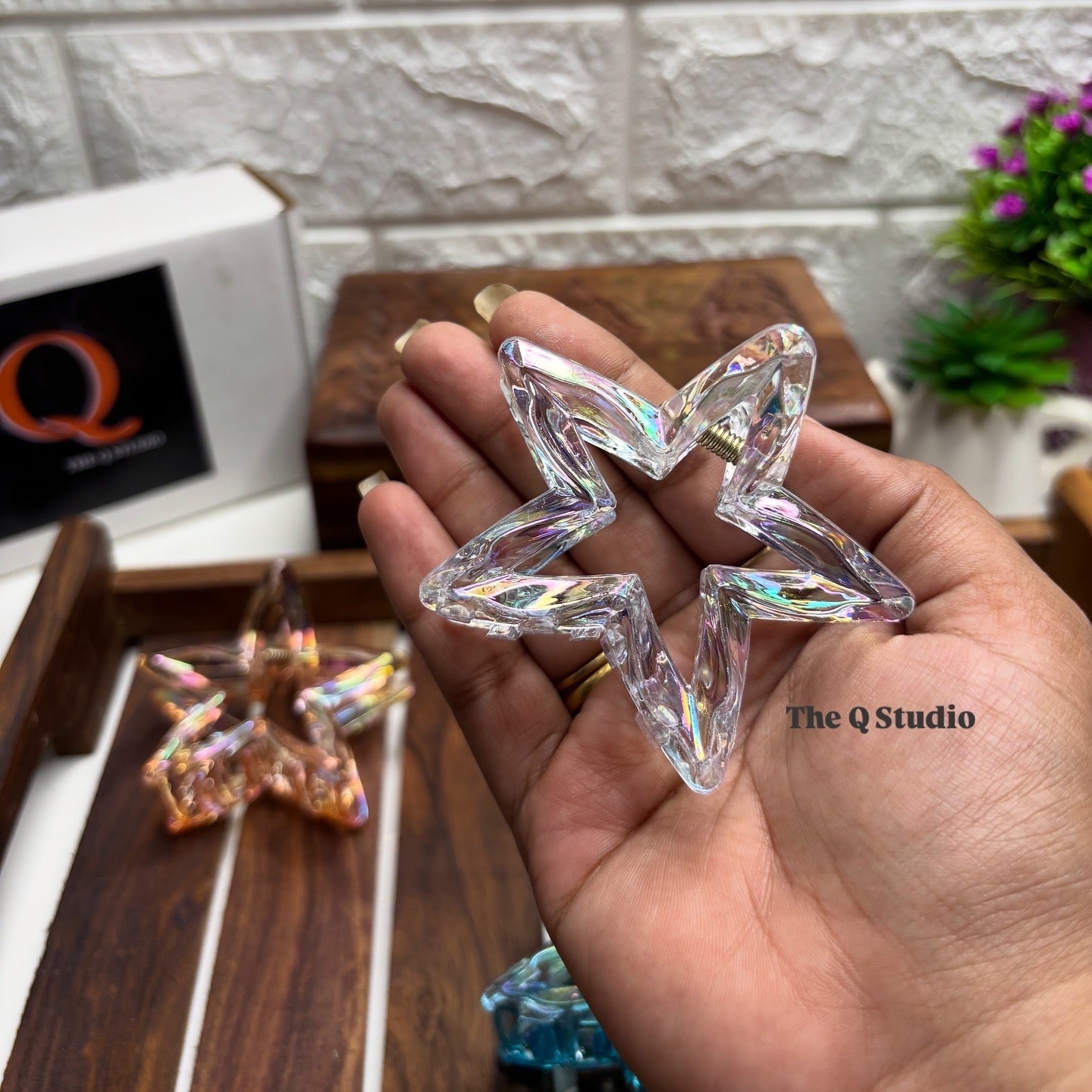 TWINKLE STAR HAIR CLAW CLIP