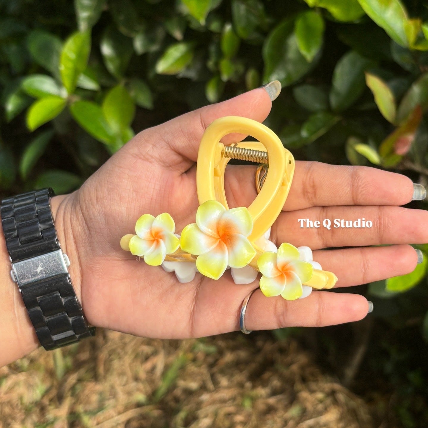 PINWHEEL FLOWER HAIR CLAW CLIP
