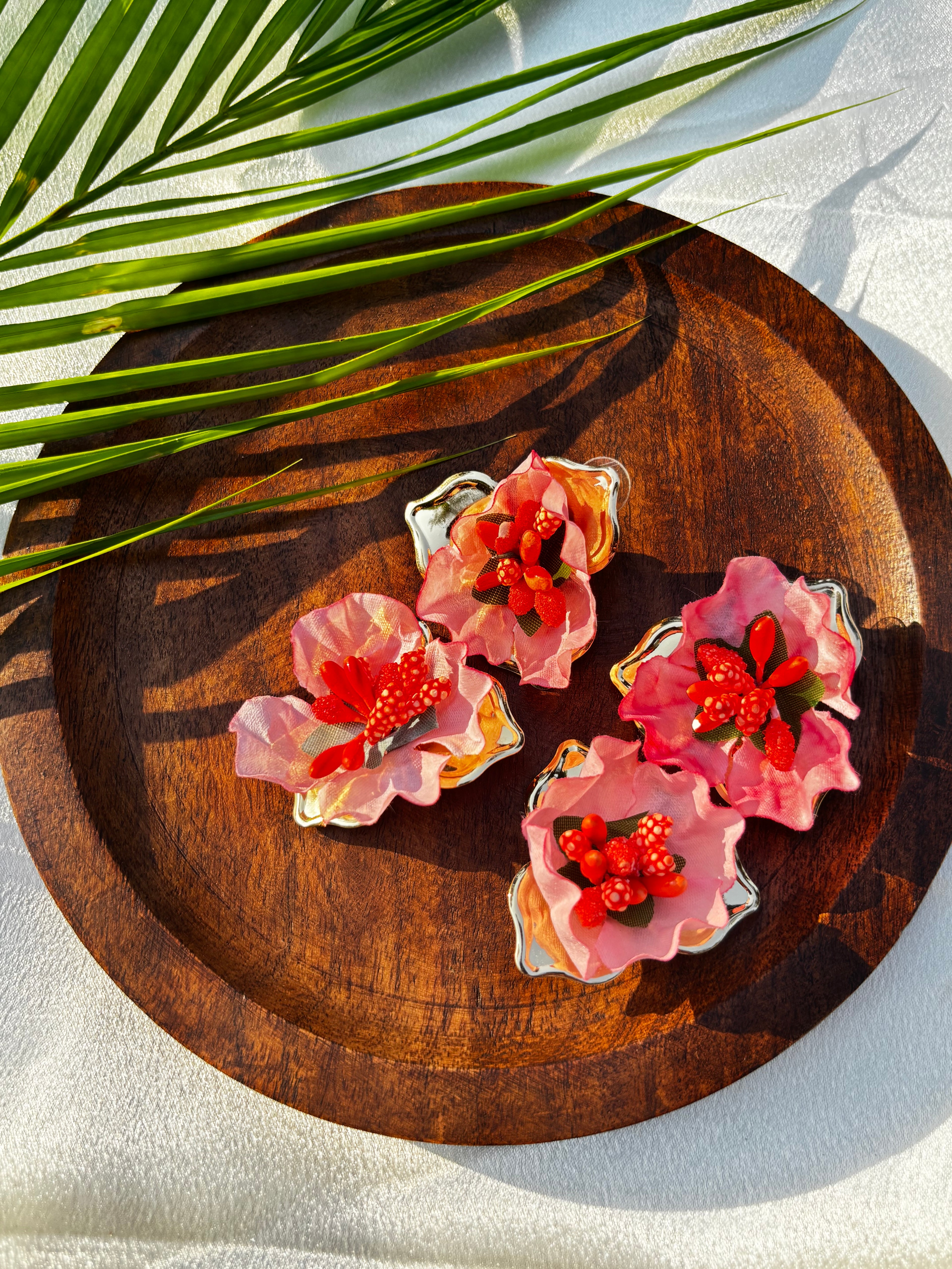 DELICATE PETAL EARRINGS