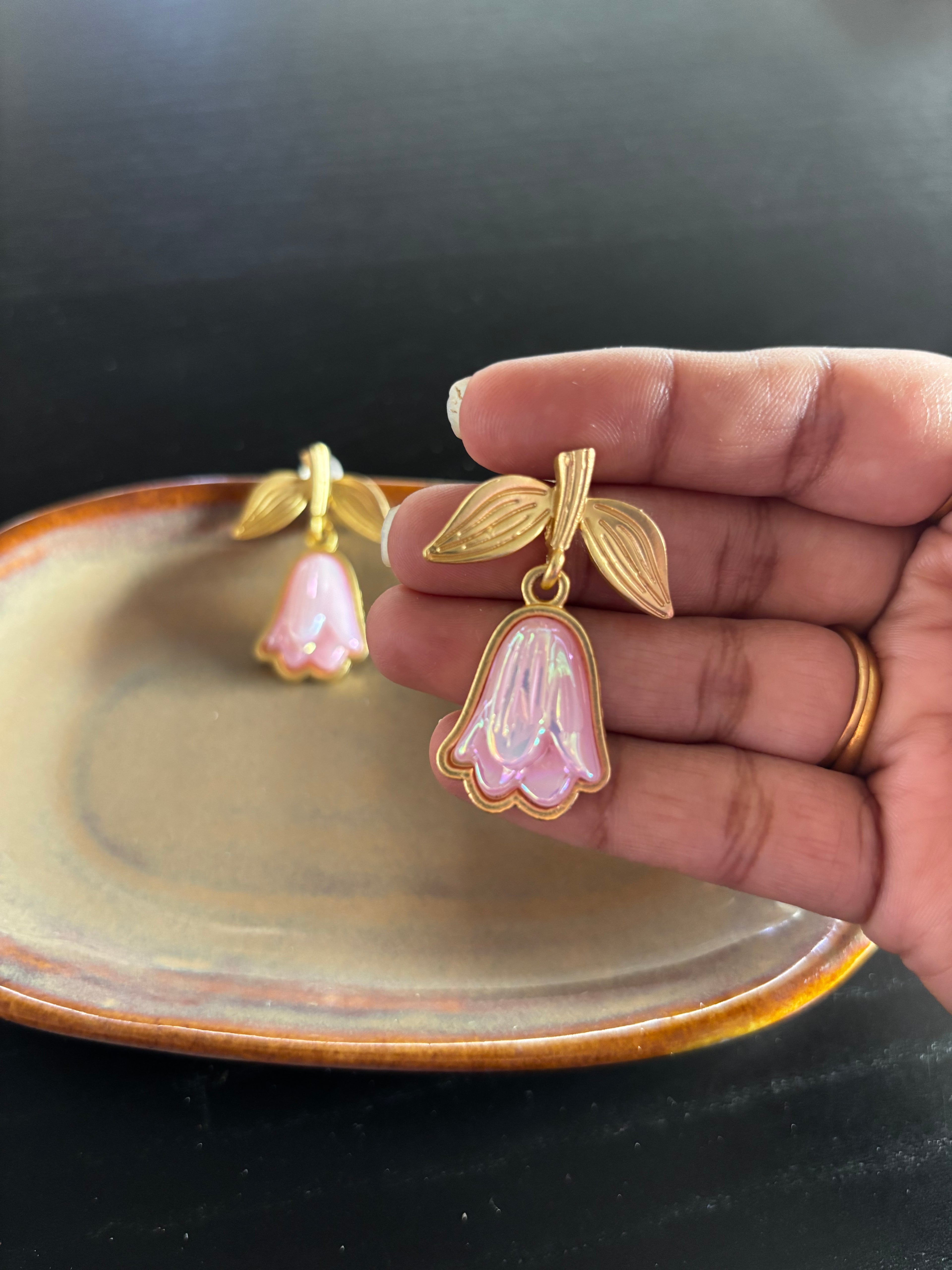 BLUSH BLOOM EARRING
