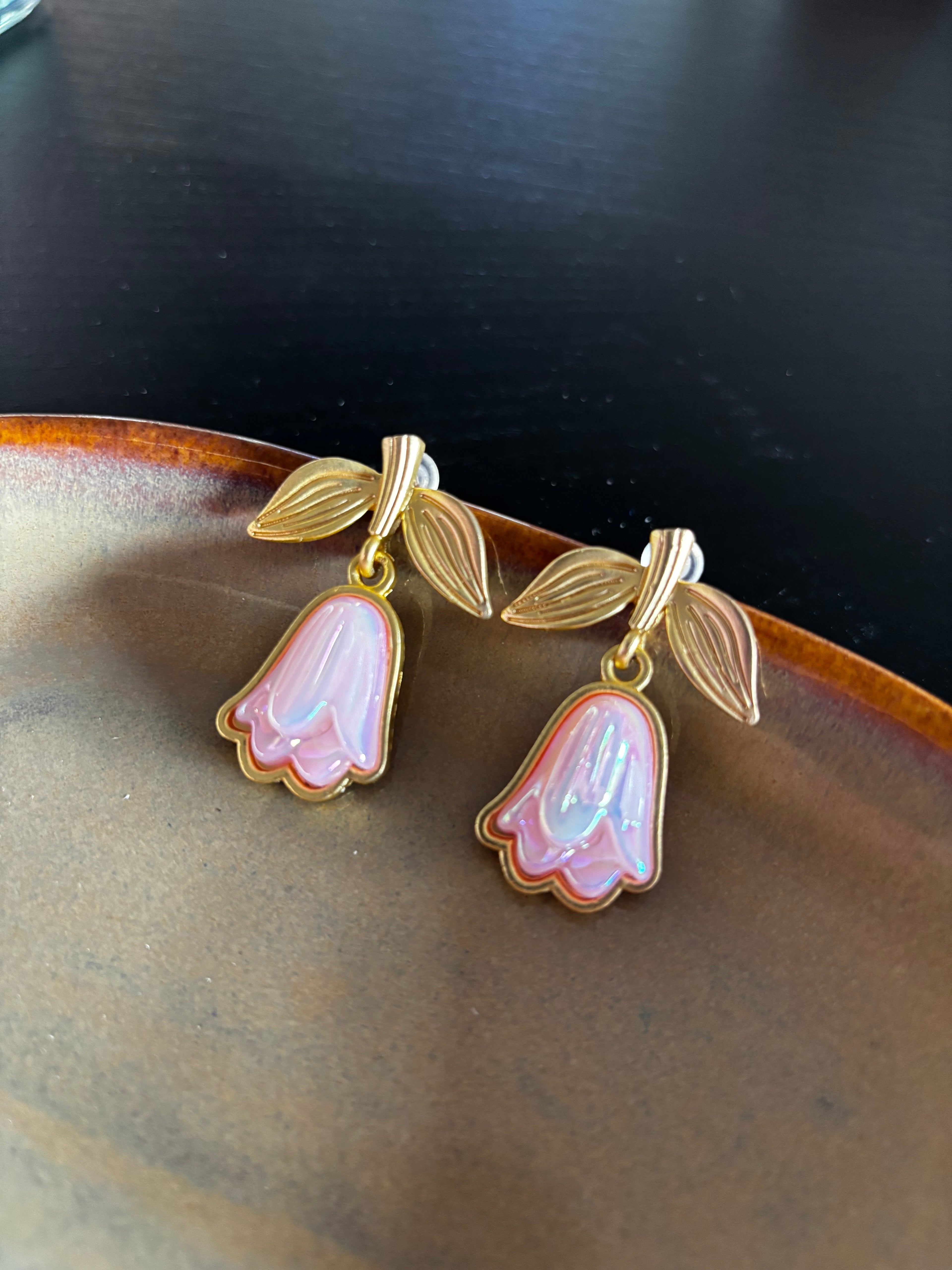BLUSH BLOOM EARRING
