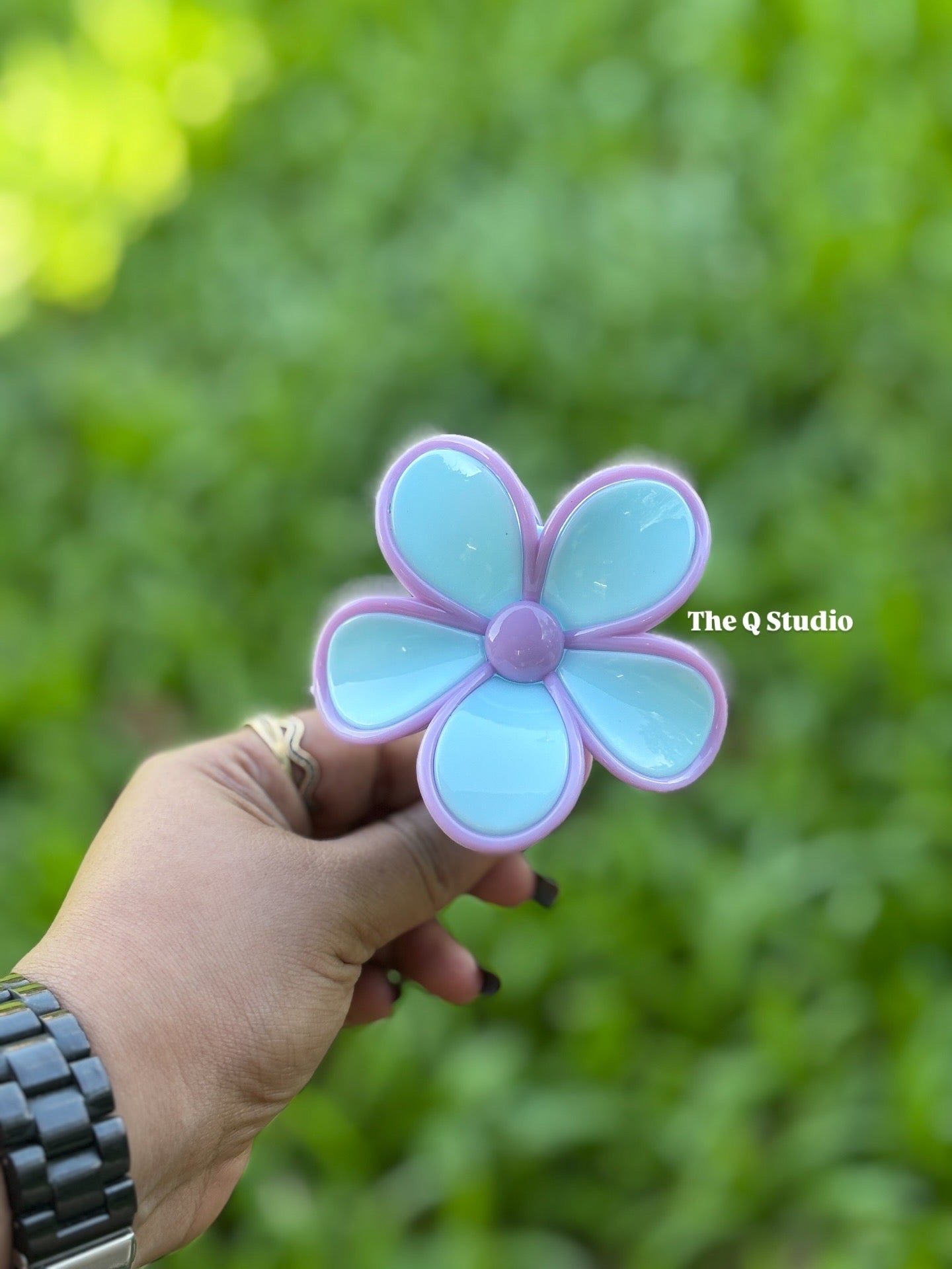 BLOOM POP HAIR CLAW CLIP