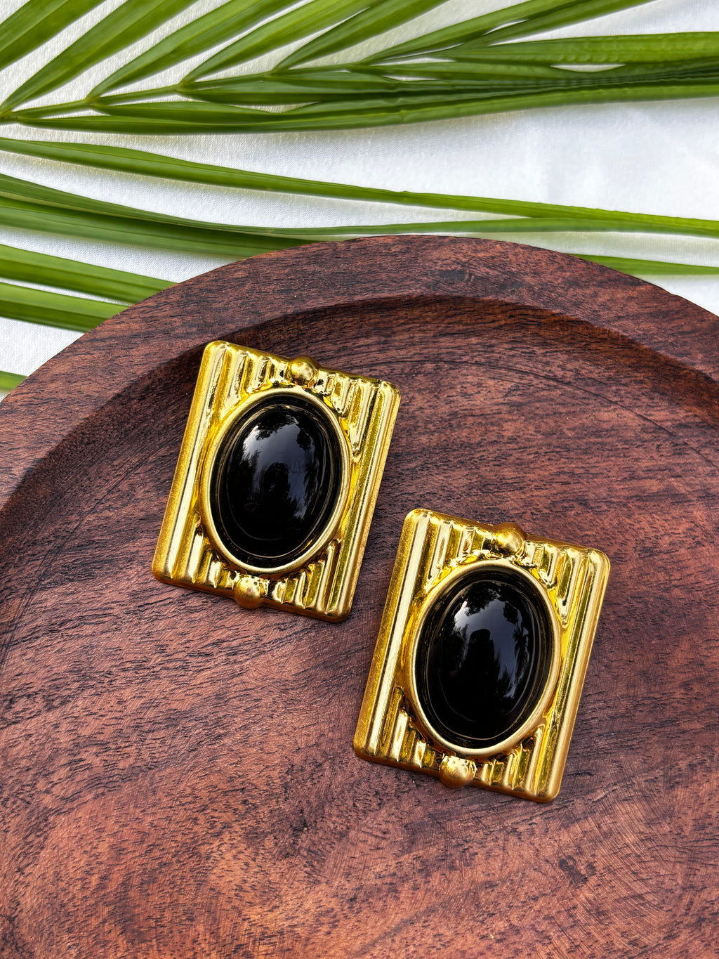 REGAL FRAME LUXE EARRING
